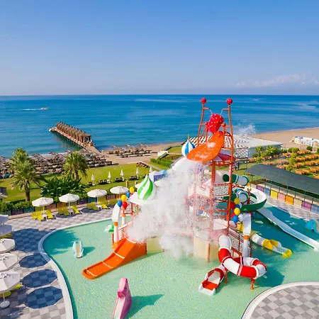 Üdülőközpont Kremlin Palace Antalya