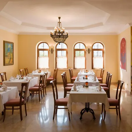 Kremlin Palace 5*