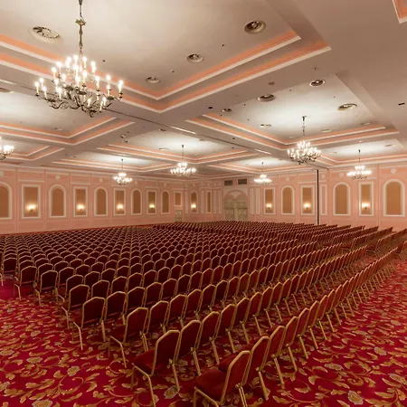 リゾート Kremlin Palace 5*