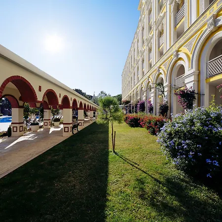 Kremlin Palace リゾート 5*